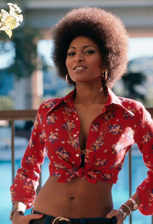 Afro woman pool red shirt free wallpaper for mobile - medium preview image