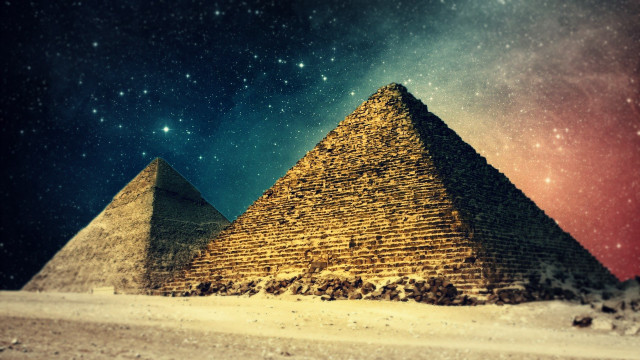 Pyramid desert star filled sky free wallpaper for desktop - medium preview image