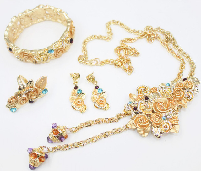 Jewelry collection bracelet accessories gemstones free wallpaper for desktop - medium preview image