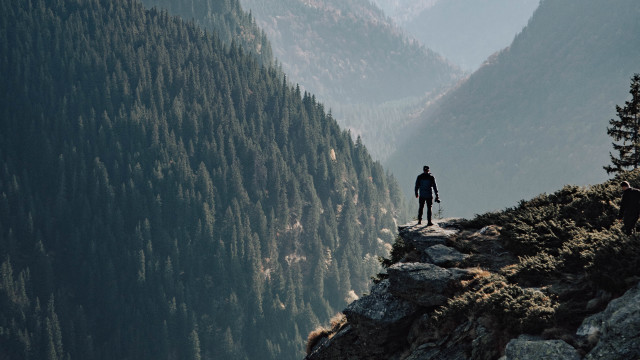 Cliff view valley mountains nature free wallpaper for desktop - medium preview image