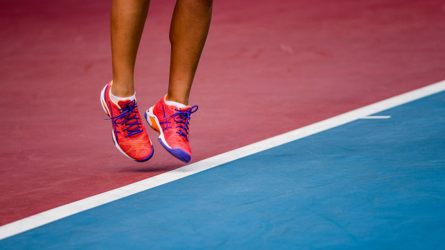 Tennis jump arabesque anna elena free wallpaper for desktop - medium preview image