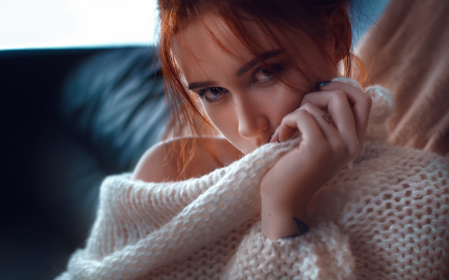 Redhair woman couch piercingeyes portrait free wallpaper for desktop - medium preview image