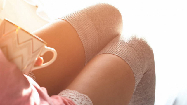 Woman coffee mug book bed free wallpaper for desktop - medium preview image