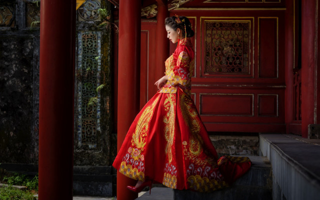 Woman red yellow dress red #2 free wallpaper for desktop - medium preview image