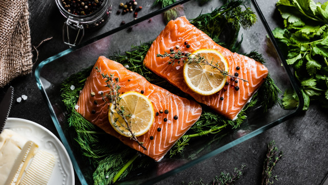 Salmon lemon herbs glass tray free wallpaper for desktop - medium preview image