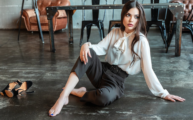 Elina karimova elegant american barbizon free wallpaper for desktop - medium preview image