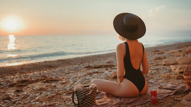 Beach sunset woman hat towel free wallpaper for desktop - medium preview image