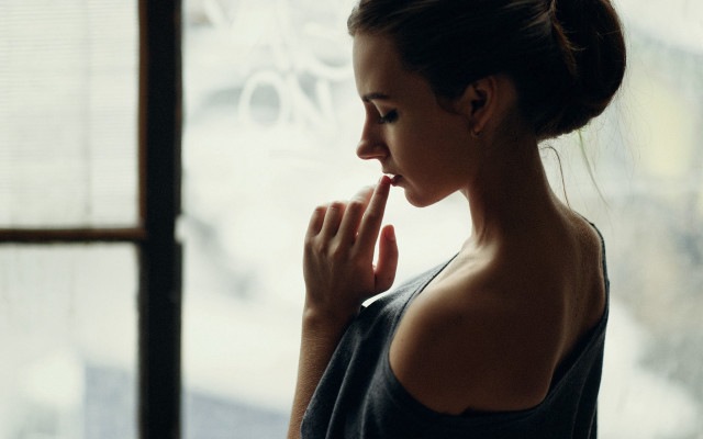 Woman window snow makeup elegant free wallpaper for desktop - medium preview image