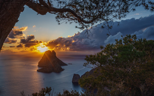 Sunset water rock forefront clouds free wallpaper for desktop - medium preview image