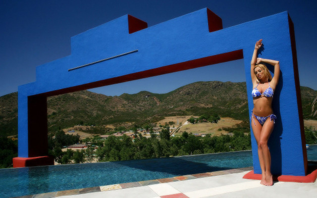 Woman bikini pool mountains blue free wallpaper for desktop - medium preview image
