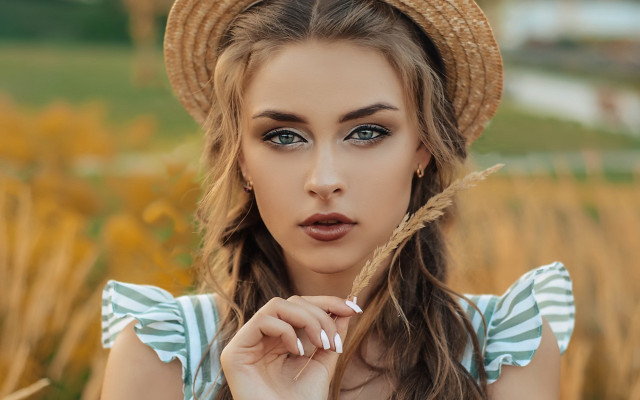 Woman straw hat wheat field free wallpaper for desktop - medium preview image