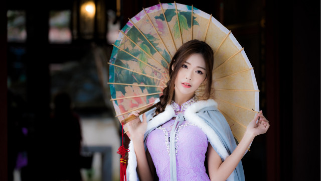 Woman purple dress parasol fan free wallpaper for desktop - medium preview image