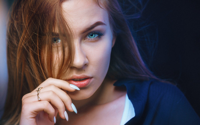 Blue eyes ring wind portrait free wallpaper for desktop - medium preview image