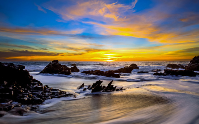 Sunset ocean rocks waves clouds free wallpaper for desktop - medium preview image