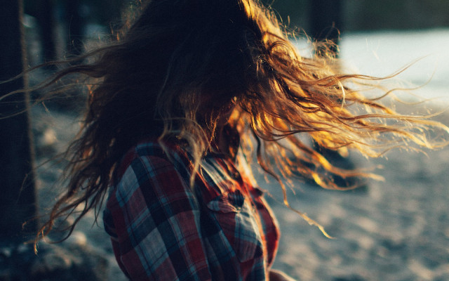 Woman beach tree snow embers free wallpaper for desktop - medium preview image