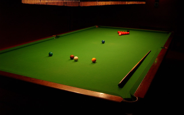 Pool table green cloth balls free wallpaper for desktop - medium preview image