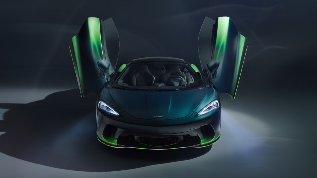 Green sports car open spotlight free wallpaper for desktop - medium preview image