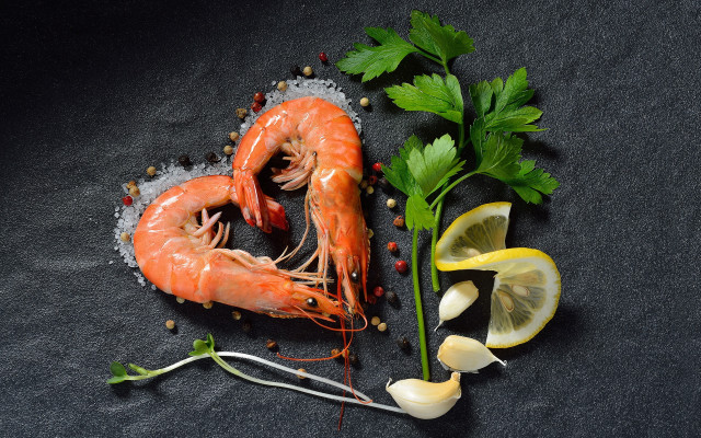 Shrimp lemon parsley food photography free wallpaper for desktop - medium preview image