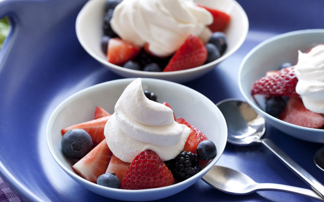 Blue tray fruit berries cream free wallpaper for desktop - medium preview image