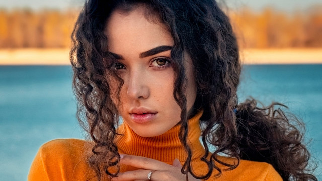 Elina karimova curly hair yellow free wallpaper for desktop - medium preview image