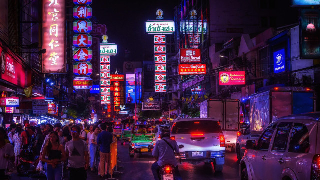 Cyberpunk city street neon night free wallpaper for desktop - medium preview image