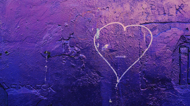 Purple heart graffiti lantern cityscape free wallpaper for desktop - medium preview image