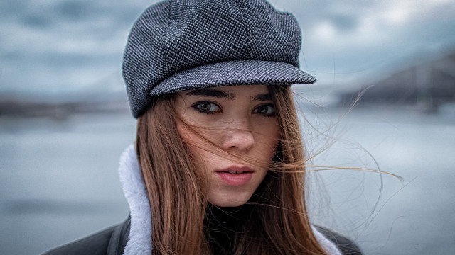 Woman hat water cloudy sky free wallpaper for desktop - medium preview image