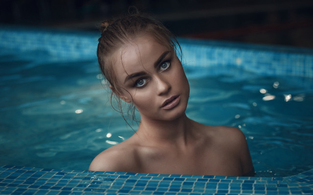 Woman pool serious portrait blue free wallpaper for desktop - medium preview image