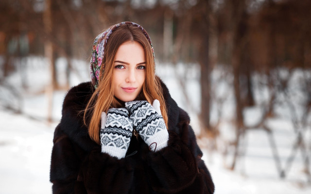 Woman fur coat mittens snow free wallpaper for desktop - medium preview image