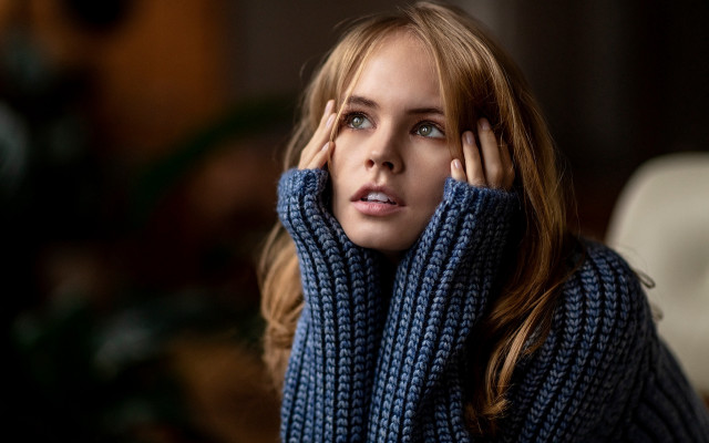 Woman hands on head blonde free wallpaper for desktop - medium preview image