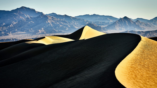 Desert yellow sand dune mountains free wallpaper for desktop - medium preview image