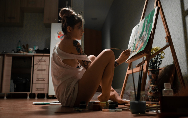 Woman painting easel indoor plant free wallpaper for desktop - medium preview image