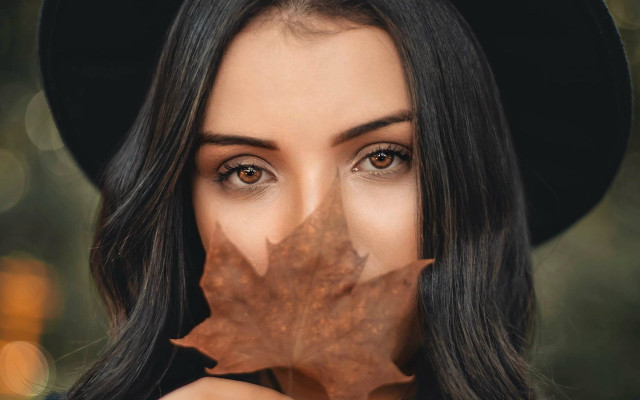 Woman leaf hat portrait black free wallpaper for desktop - medium preview image