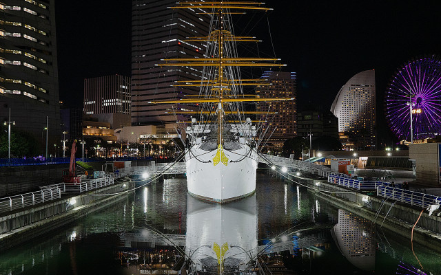 Harbor ferriswheel boat night cityscape free wallpaper for desktop - medium preview image