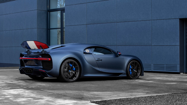 Blue sports car panfuturism matte free wallpaper for desktop - medium preview image