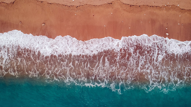 Red beach waves blue water free wallpaper for desktop - medium preview image