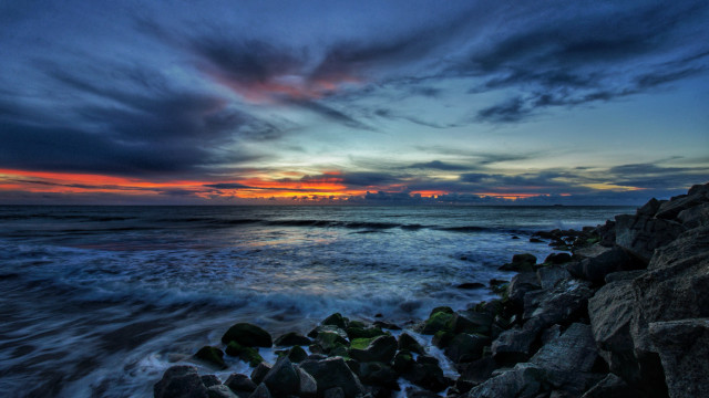 Sunset ocean rocks cloudy sky #5 free wallpaper for desktop - medium preview image