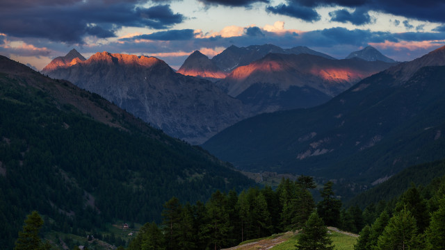 Mountain range sunset forest lake free wallpaper for desktop - medium preview image