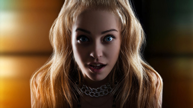 Surprised blonde blue eyes necklace free wallpaper for desktop - medium preview image