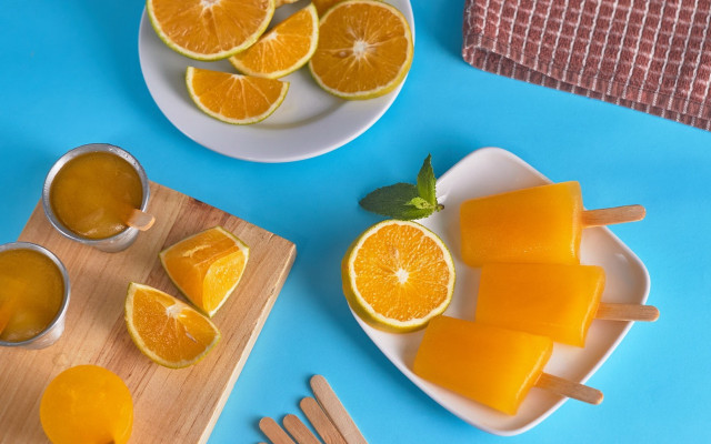 Orange slices bowl juice blue free wallpaper for desktop - medium preview image