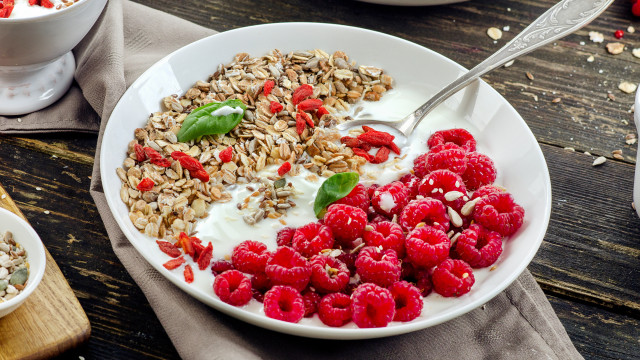 Granola raspberries yogurt table assemblage free wallpaper for desktop - medium preview image