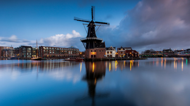 Windmill water city night reflection free wallpaper for desktop - medium preview image