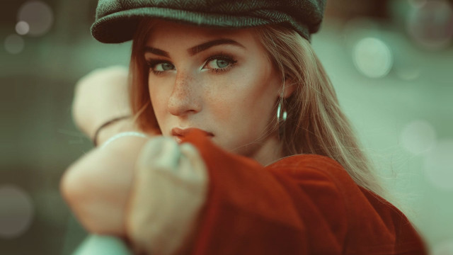 Woman hat cigarette portrait bokeh free wallpaper for desktop - medium preview image