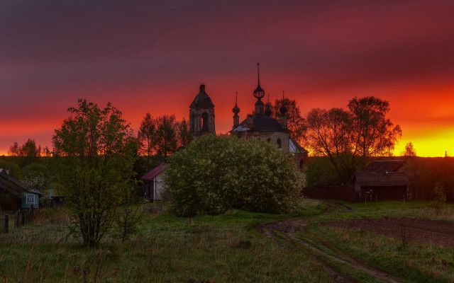 Sunset church red sky green free wallpaper for desktop - medium preview image