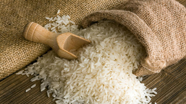 Sack of rice scoop on free wallpaper for desktop - medium preview image