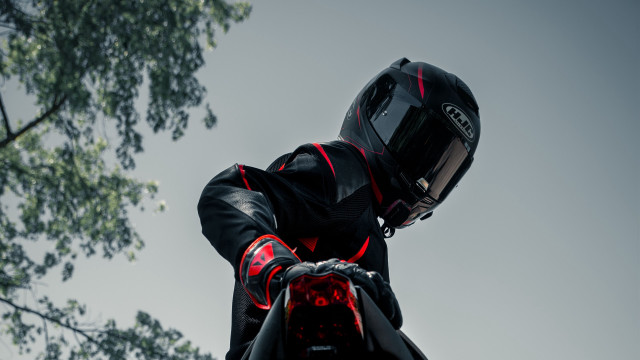 Motorcycle helmet outdoors snow gradient free wallpaper for desktop - medium preview image