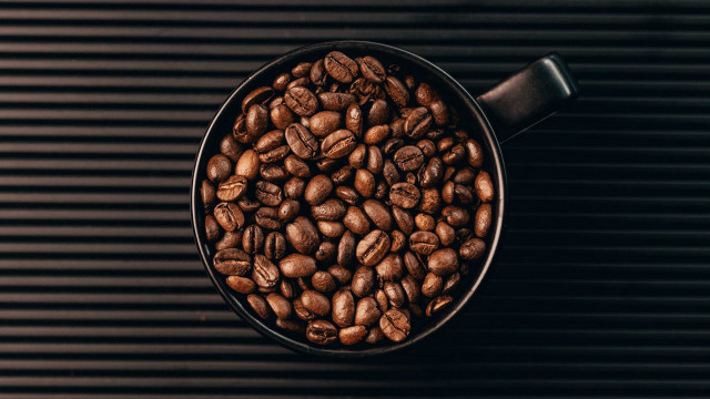Coffee beans table wall black free wallpaper for desktop - medium preview image