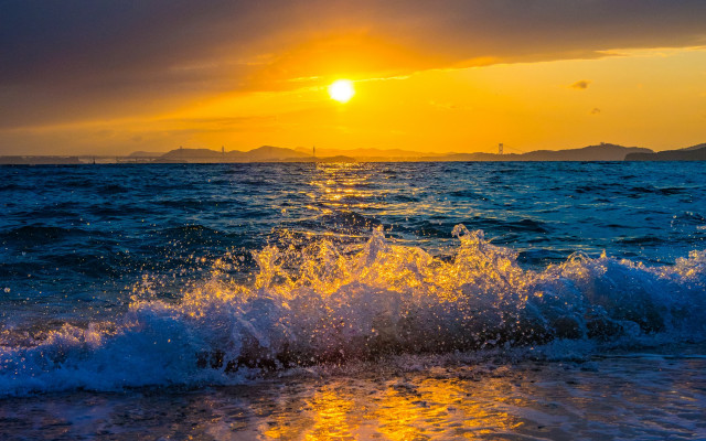 Sunset ocean wave island city free wallpaper for desktop - medium preview image