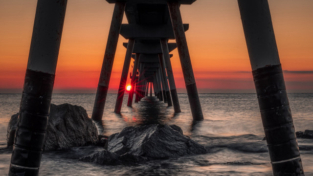 Pier red light rock sunset free wallpaper for desktop - medium preview image