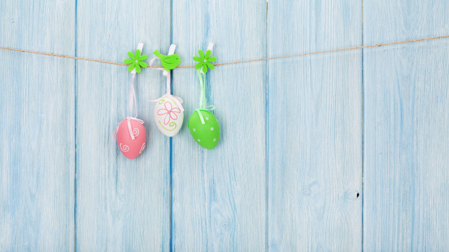 Toothbrushes green pink line blue free wallpaper for desktop - medium preview image